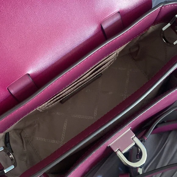 Michael Kors Manhattan Leather Satchel - Picture 6 of 10